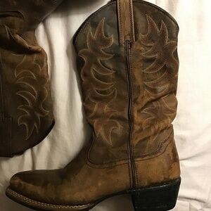 Laredo rugged Western work boot size 8.5 EW style 68362